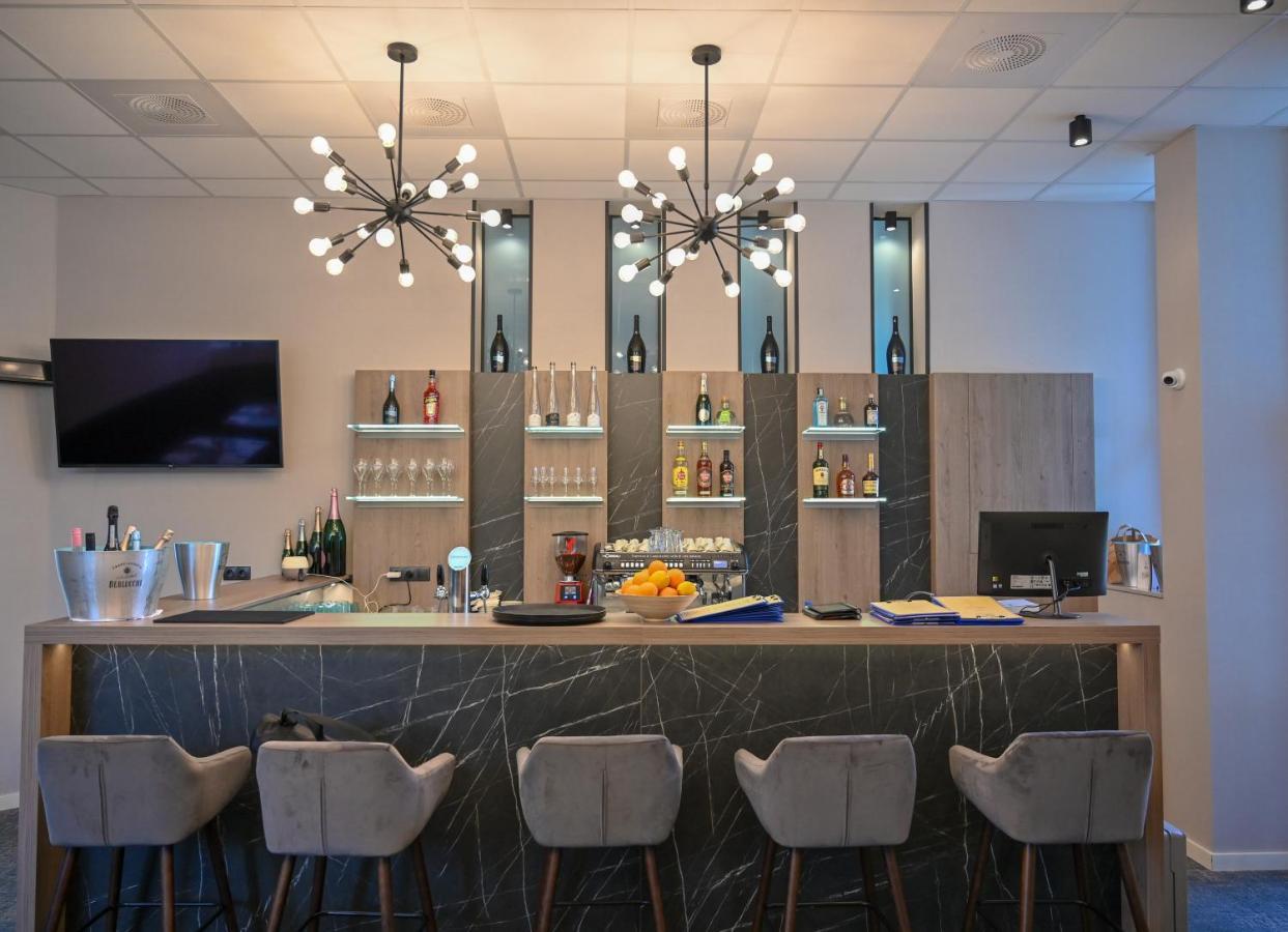 Nn Boutique Hotel Tiszaújváros Eksteriør bilde