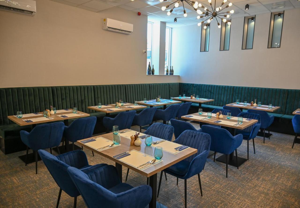 Nn Boutique Hotel Tiszaújváros Eksteriør bilde