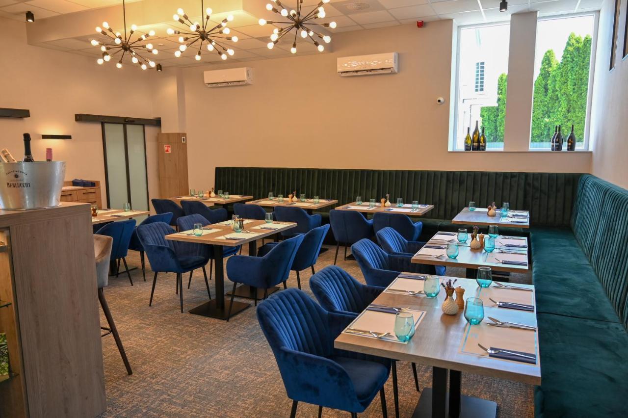 Nn Boutique Hotel Tiszaújváros Eksteriør bilde