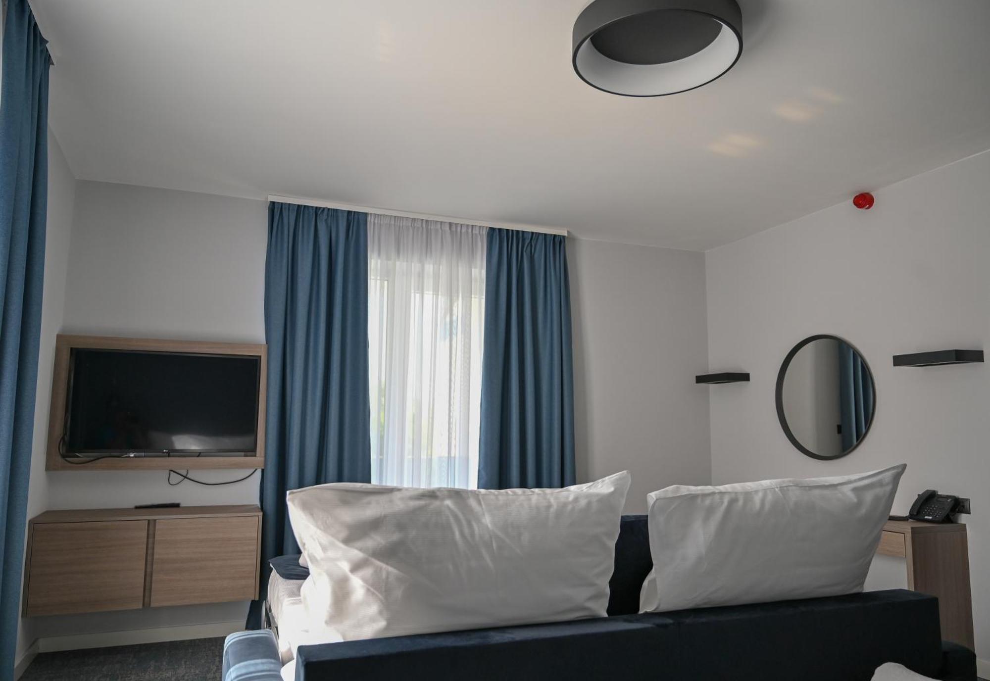 Nn Boutique Hotel Tiszaújváros Eksteriør bilde