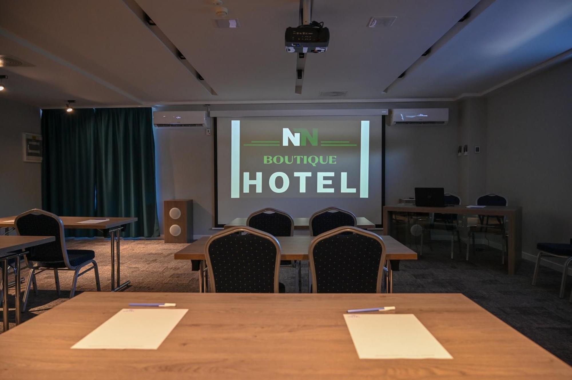 Nn Boutique Hotel Tiszaújváros Eksteriør bilde